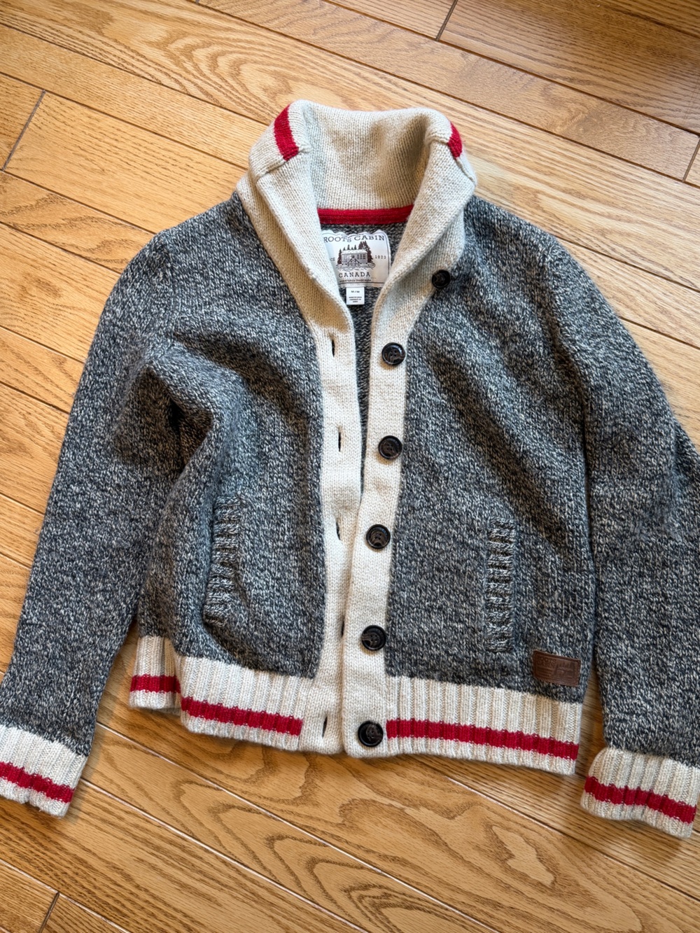 Roots Cabin Cardigan - Gray/Cream with Red Trim